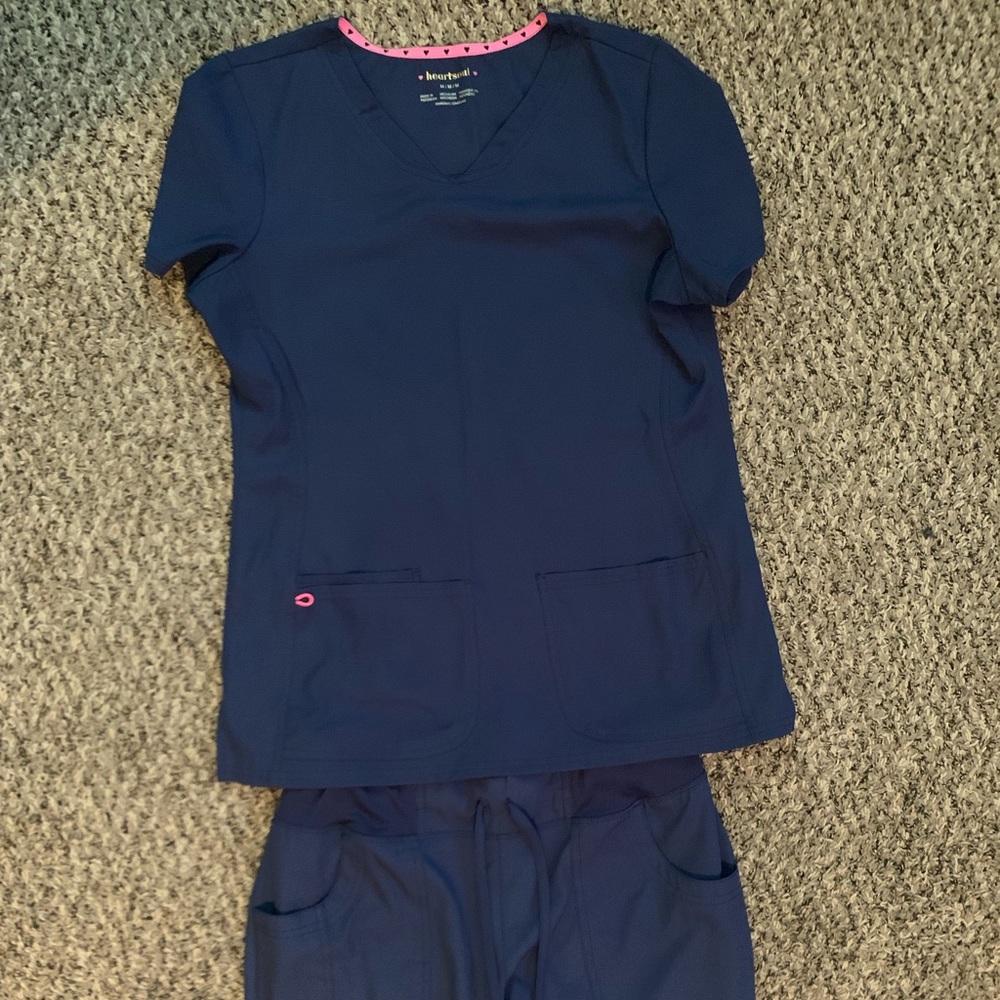 HeartSoul scrubs set Top Jogger pant Sz Med Navy